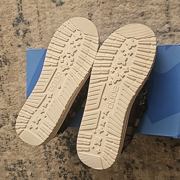 🎆HEY DUDE Wally Mossy Oak Camo shoes, NWT, NIB, size YT3 - Picture 4 of 10